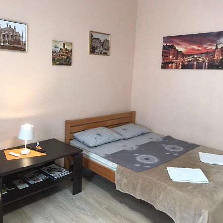 Apartment Near The Forum Mall Lviv Extérieur photo