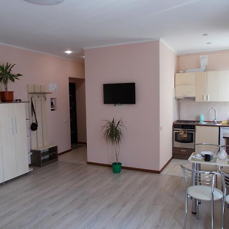 Apartment Near The Forum Mall Lviv Extérieur photo