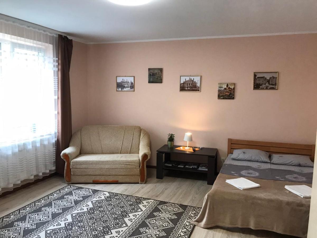 Apartment Near The Forum Mall Lviv Extérieur photo